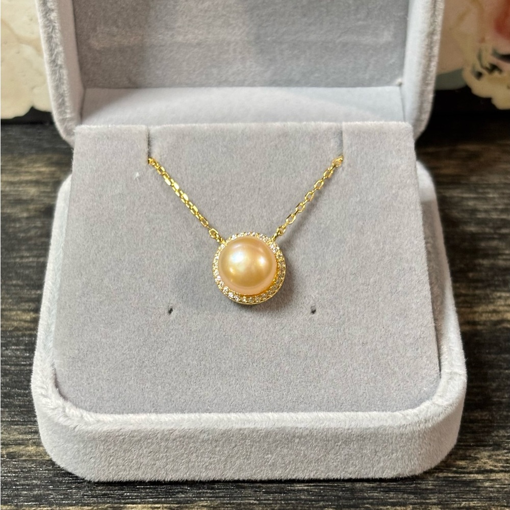 Elegant 14K Yellow Gold 9mm Button Pearl Pendant Necklace 18”